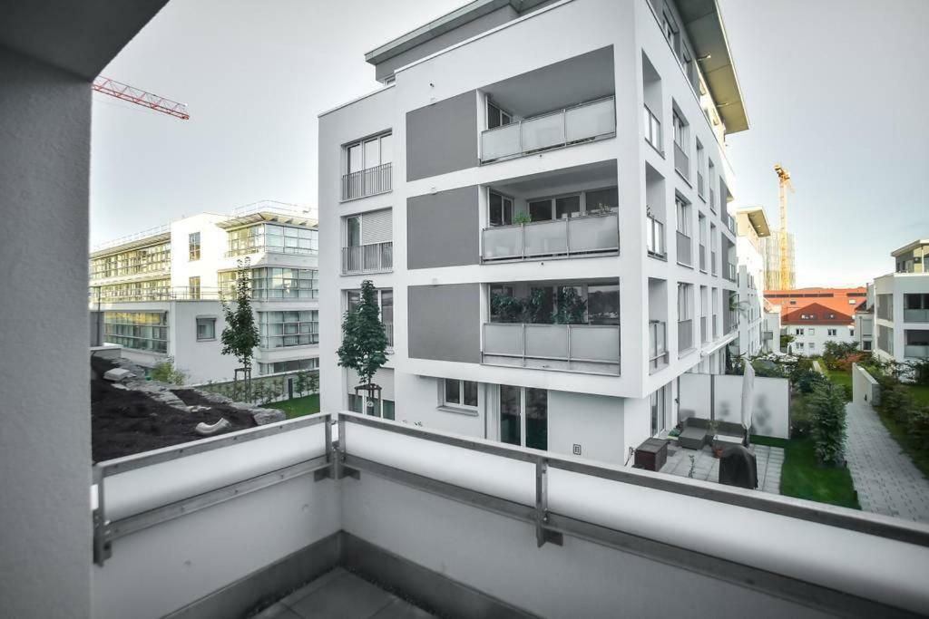 Deluxe Ferienwohnung Apartment Stuttgart Centre/Milaneo Экстерьер фото