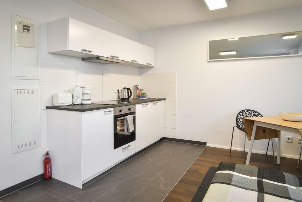 Deluxe Ferienwohnung Apartment Stuttgart Centre/Milaneo Экстерьер фото